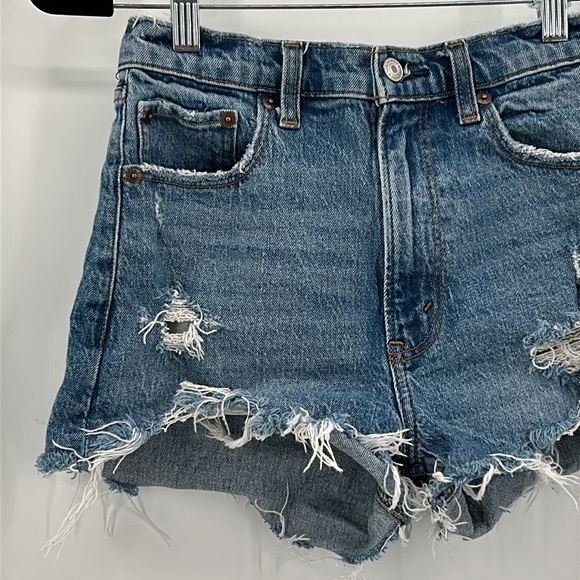 Abercrombie & Fitch The Mom Short High Rise 0/25 - Picture 2 of 7